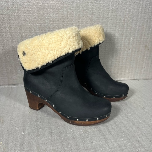 UGG S/N 3207 LYNNEA BLACK LEATHER SHEARLING SHERPA BOOTS WOMENS SIZE 7 - Picture 2 of 12